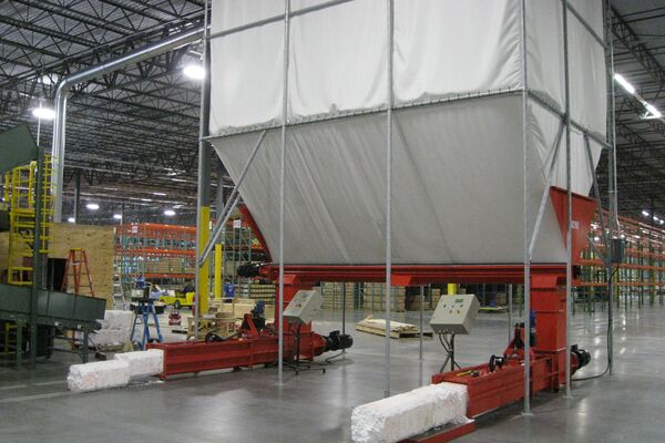 Verdichtung von Styropor-Verpackungen | Rooms to Go