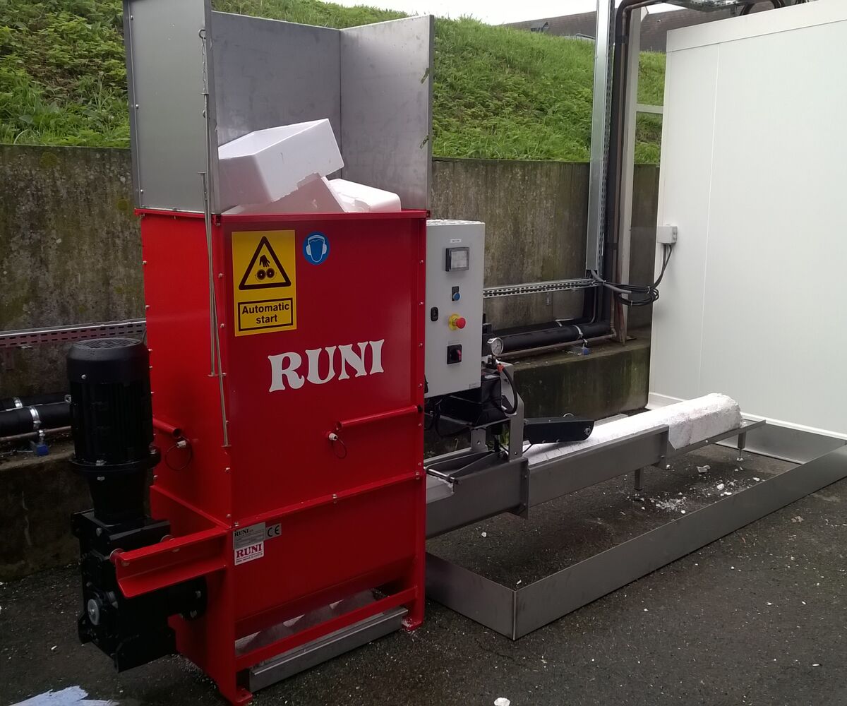 Verdichtung von Fischkisten aus Styropor | Cap Fraicheur 