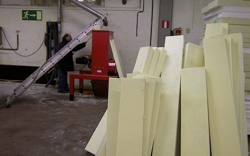 Compression of PUR, ATEX, IECEx, compactor, compactors, waste compactor, stationary compactor, waste compression, compacting, recycling, foam board recycling